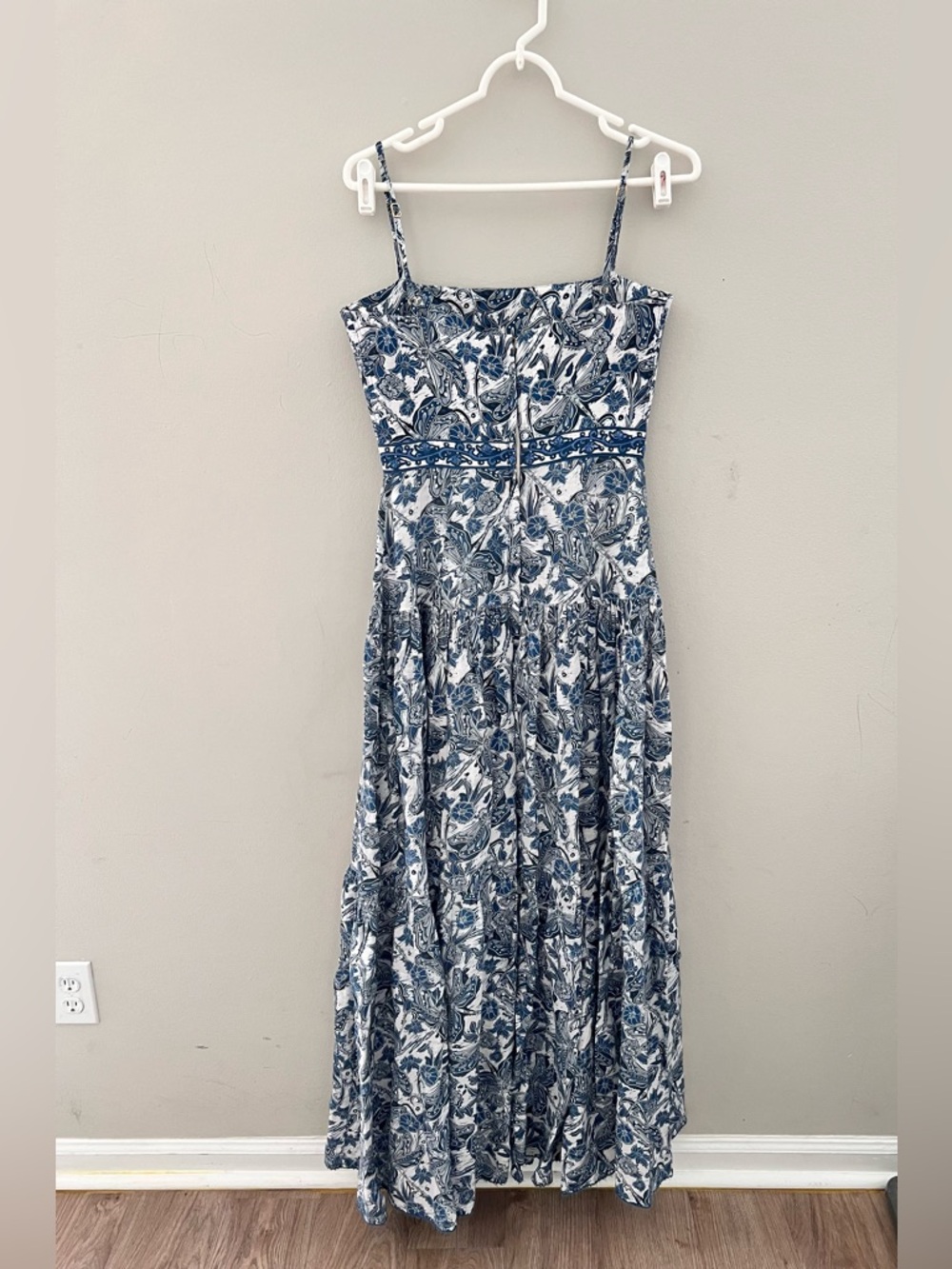 Agua by Agua Bendita Lima Spaghetti Printed Straps Linen Maxi Dress. - Picture 5 of 8